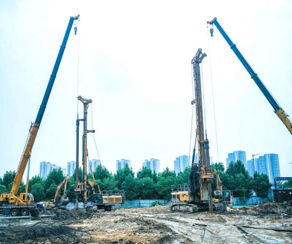 徐工旋挖鉆機強基固本，為城市煥新.jpg